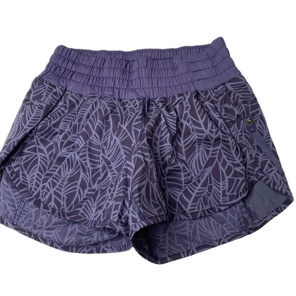 lululemon athletica Pants - LuLuLemon Athletica Tracker Athletic Shorts Purple Size 6